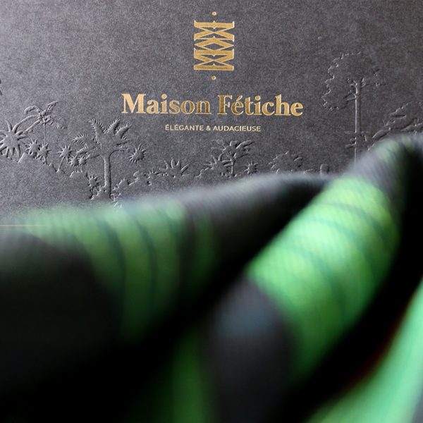 foulard carré laine soie finition roulotté blanc Maison Fétiche Profondeur foret vierge tropicale vert kaki 120 x 120