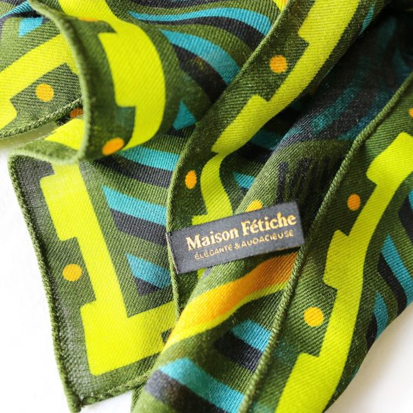 foulard carré laine soie finition roulottée Maison Fétiche kaki bleu jaune orange 120 x 120