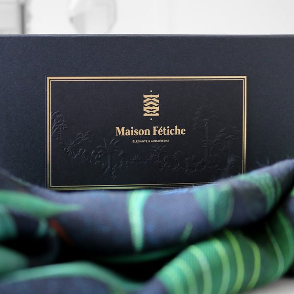 foulard carré laine soie finition roulotté blanc Maison Fétiche Profondeur foret vierge tropicale vert kaki 120 x 120