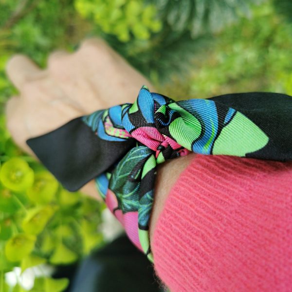 Bandeau bracelet fétiche a nouer twill de soie hibiscus amour Tahiti fleure exotisme